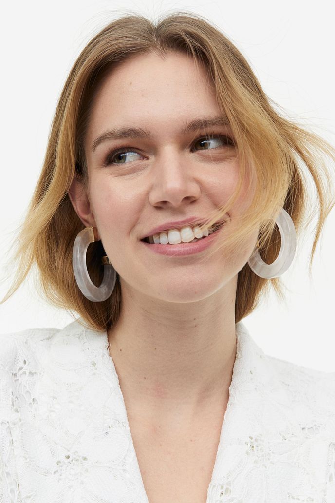 Kruhové náušnice, H&M, 299 Kč, hm.com Kruhové náušnice, H&M, 299 Kč, hm.com