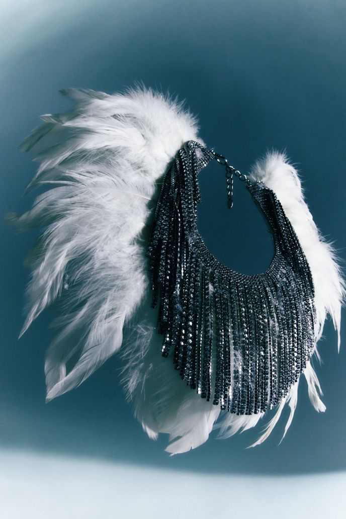 Štrasový náhrdelník, Zara, 1199 Kč, zara.com