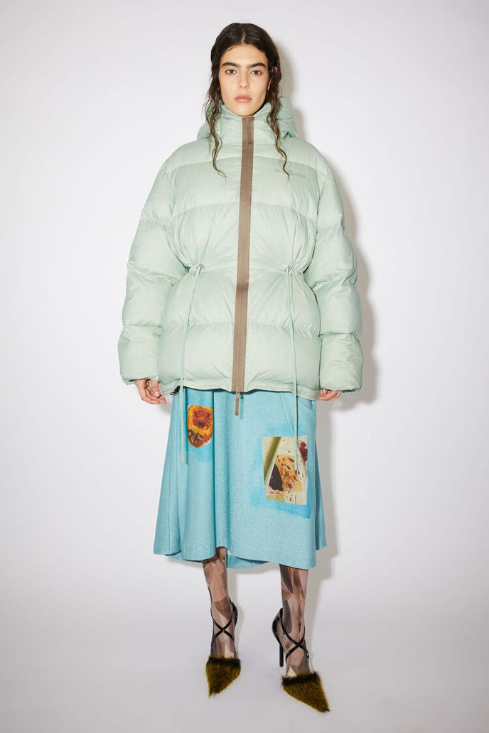 Acne Studios, 1100 eur, acnestudios.com