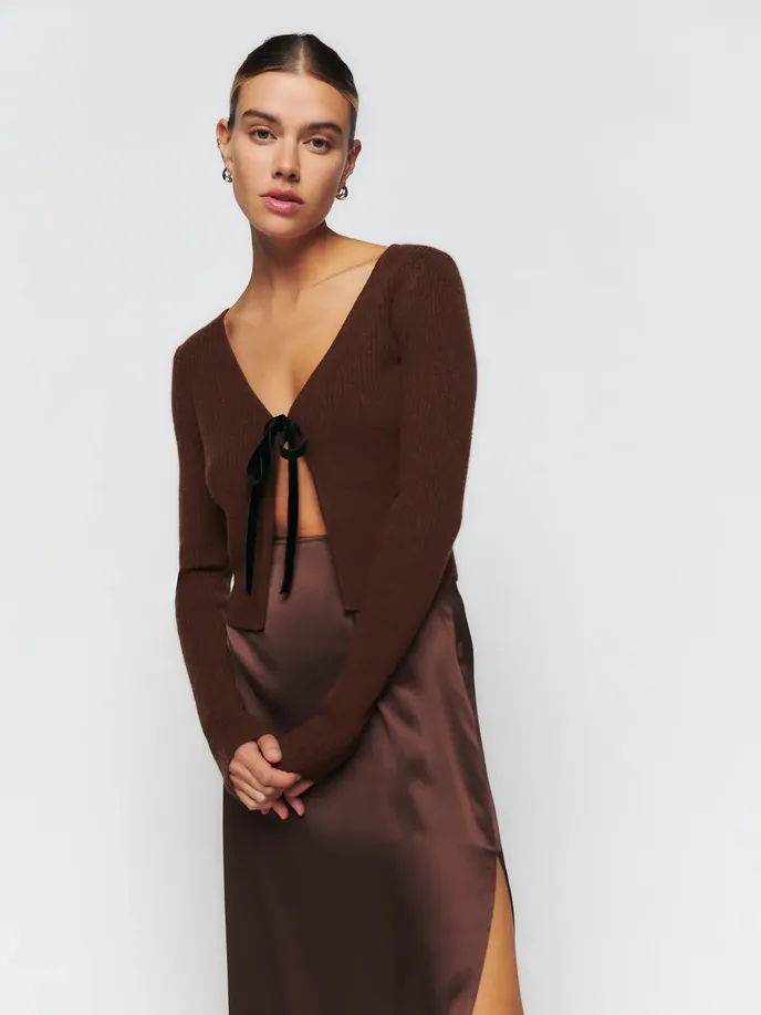 Kardigan, Reformation, 6100 Kč, thereformation.com Kardigan, Reformation, 6100 Kč, thereformation.com