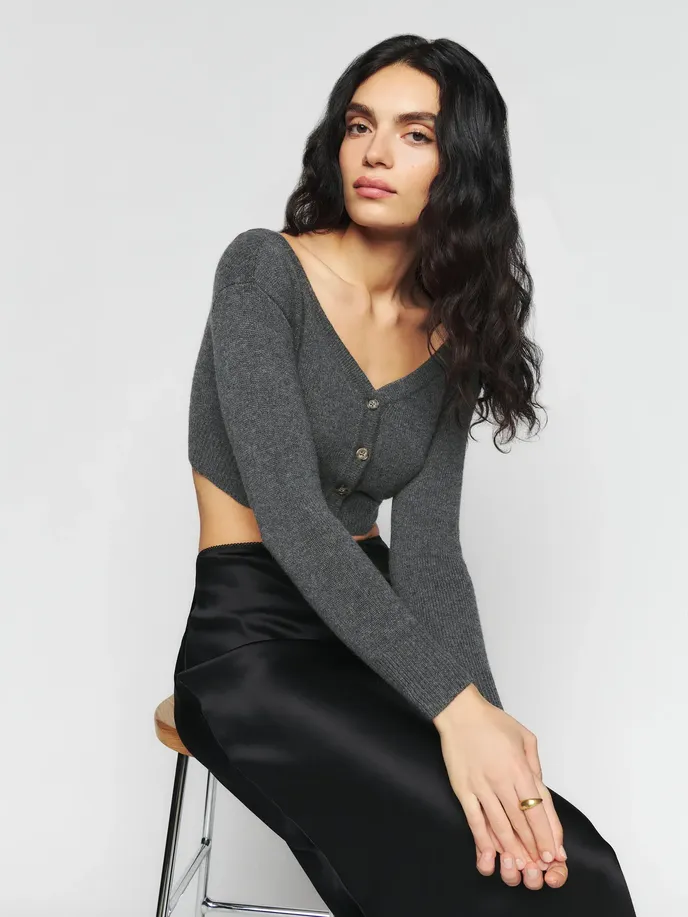 Kardigan, Reformation, 6100 Kč, thereformation.com Kardigan, Reformation, 6100 Kč, thereformation.com