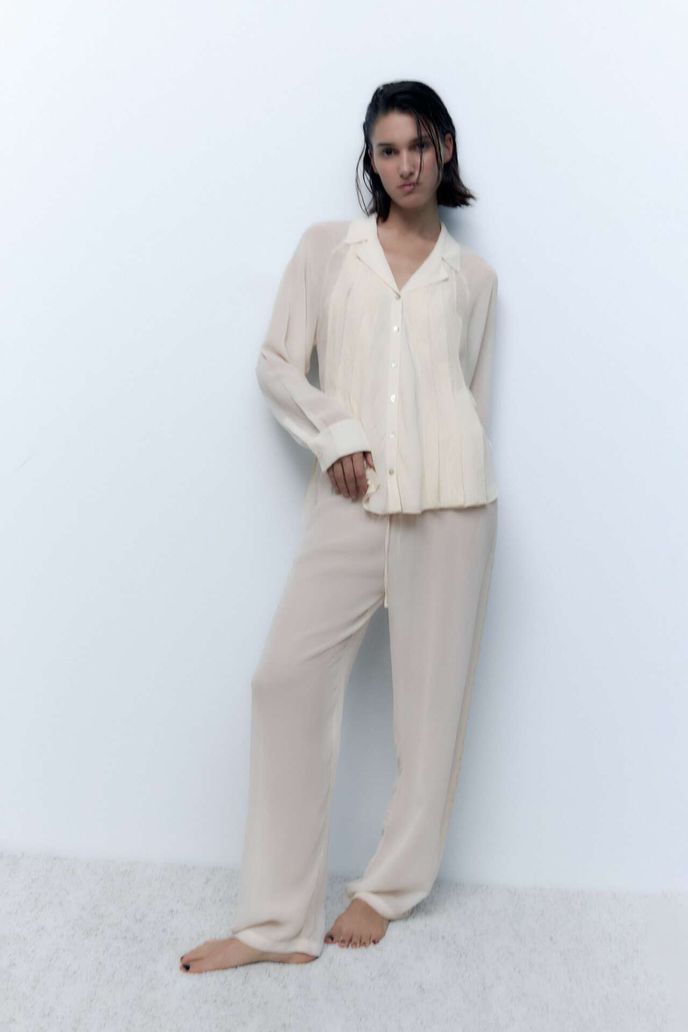 Zara, 1399 Kč a 1199 Kč, zara.com Zara, 1399 Kč a 1199 Kč, zara.com