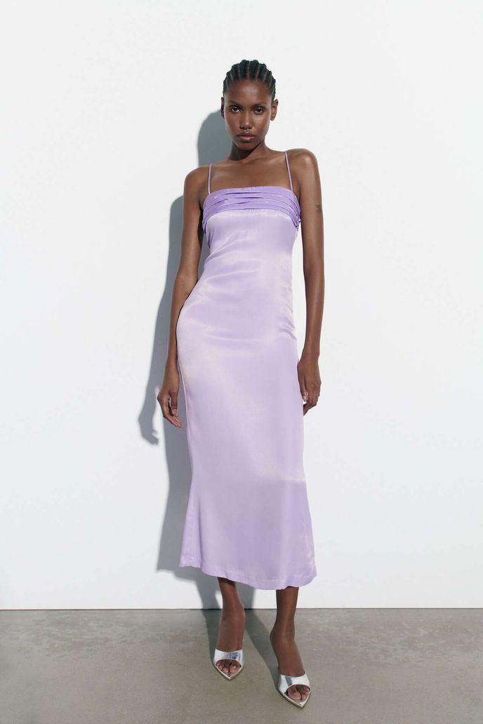 Slip šaty, Zara, 1399 Kč, zara.com Slip šaty, Zara, 1399 Kč, zara.com
