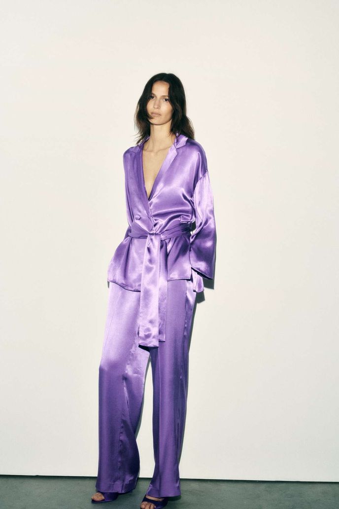 Kimono oblek, Zara, 999 Kč a 1199 Kč, zara.com Kimono oblek, Zara, 999 Kč a 1199 Kč, zara.com