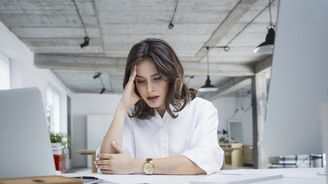 Nebojte, nevyhodí vás: 6 tipů, jak zvládat úzkost v práci