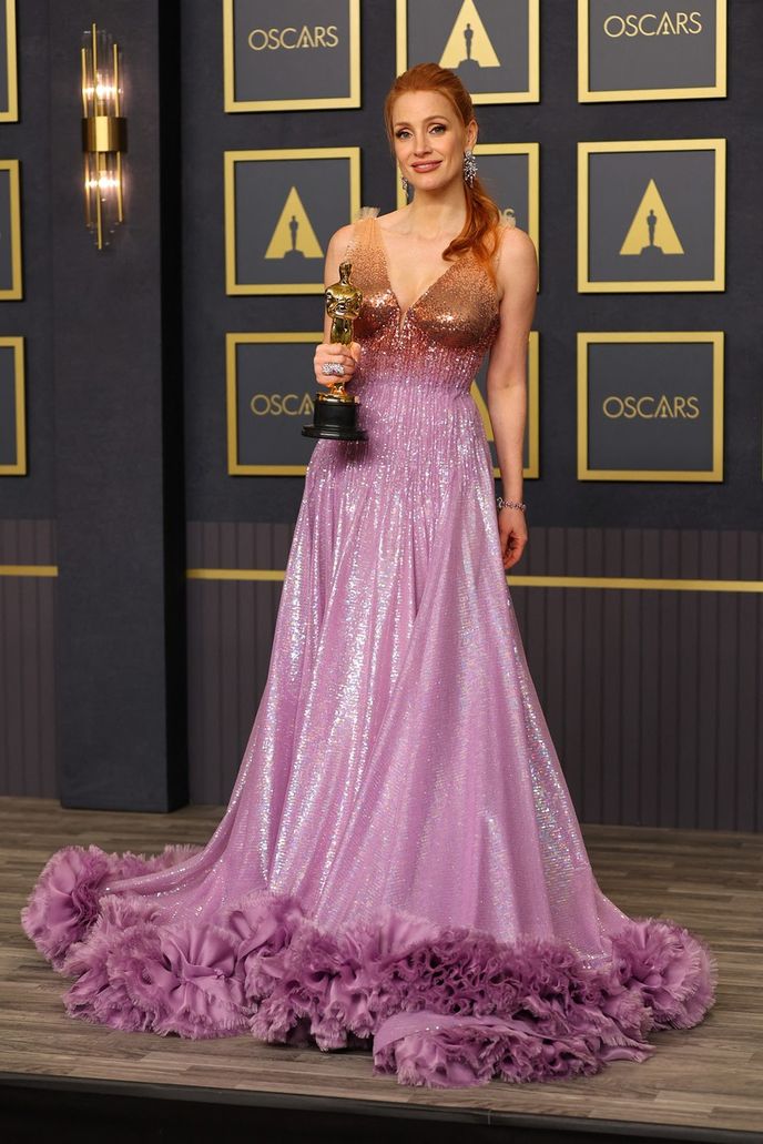 Jessica Chastain v Gucci na Oscarech.