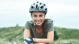 Jak zhubnout jízdou na kole? Chce to alespoň hodinu a správně se najíst