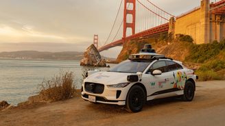 Masivní výpadek elektřiny v San Francisku zastavil robotické taxíky. Tudy cesta zatím nevede Masivní výpadek elektřiny v San Francisku zastavil robotické taxíky. Tudy cesta zatím nevede