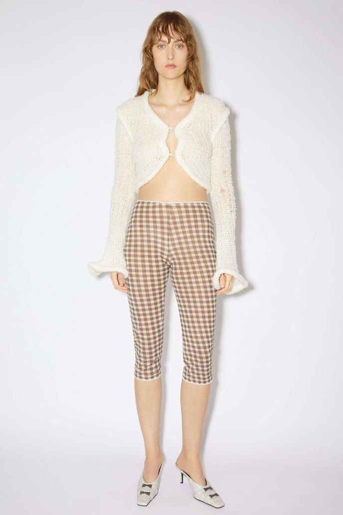 Acne Studios, 230 eur, acnestudios.com Acne Studios, 230 eur, acnestudios.com