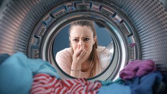 Už nikdy nepříjemný odér: 5 tipů, jak se zbavit zápachu z pračky