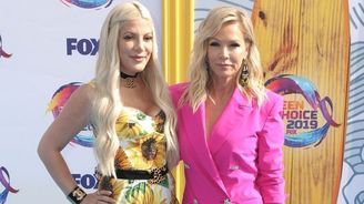 Teen Choice Awards 2019: Donna & Kelly z Beverly Hills si (marně) hrály na dvacítky!