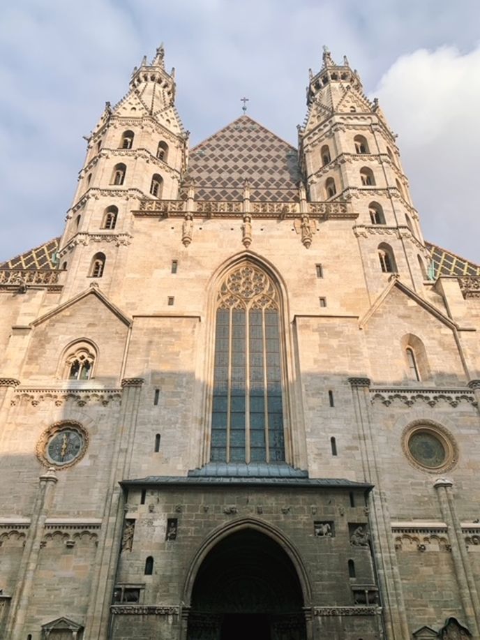 Průčelí katedrály sv. Štěpána