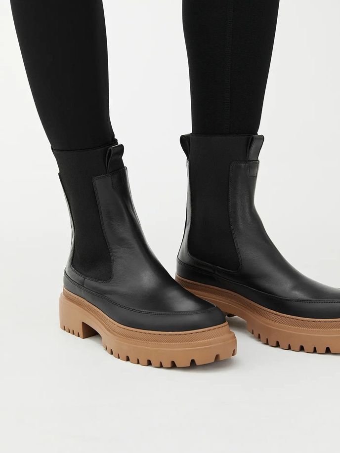Arket, 225 eur, arket.com Arket, 225 eur, arket.com