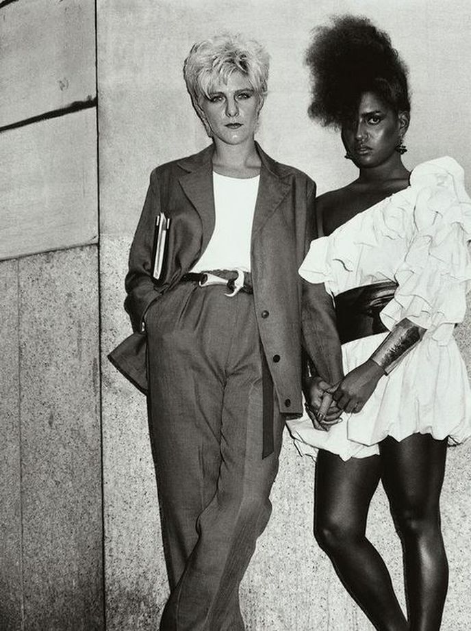 Oblek označovaný jako Power Suit v 80. letech setřel hranice mezi ženskou a pánskou módou.