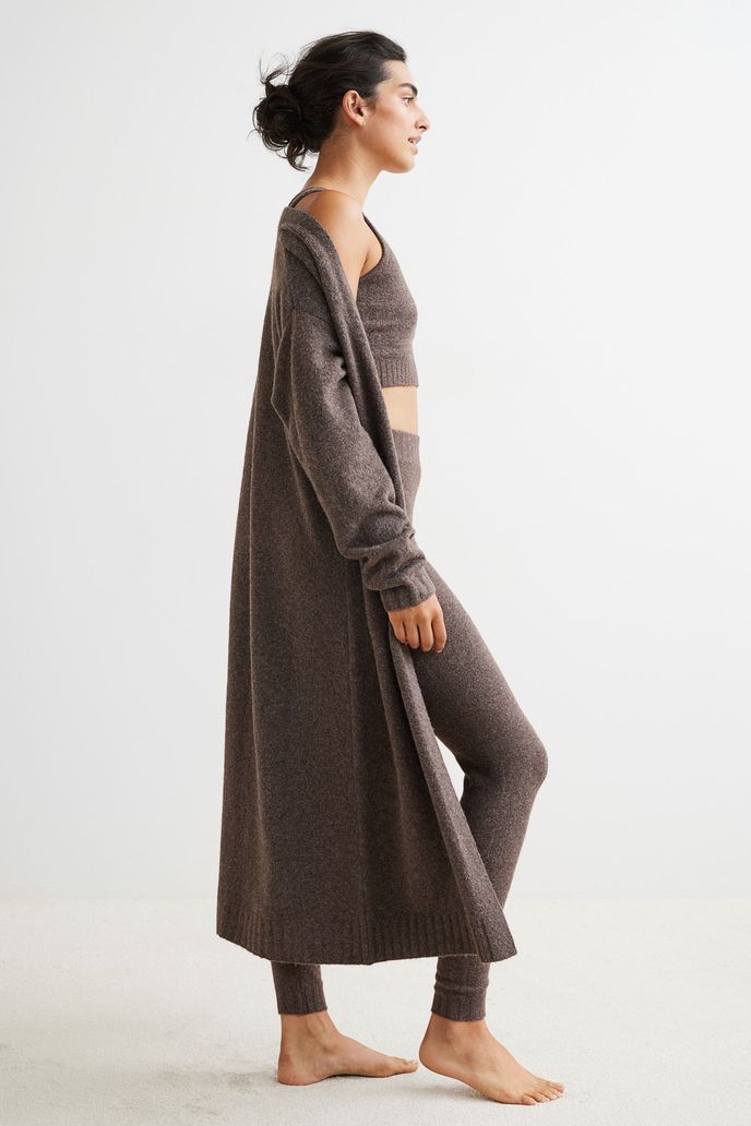 Dlouhý cardigan, H&M, 949 Kč, hm.com Dlouhý cardigan, H&M, 949 Kč, hm.com