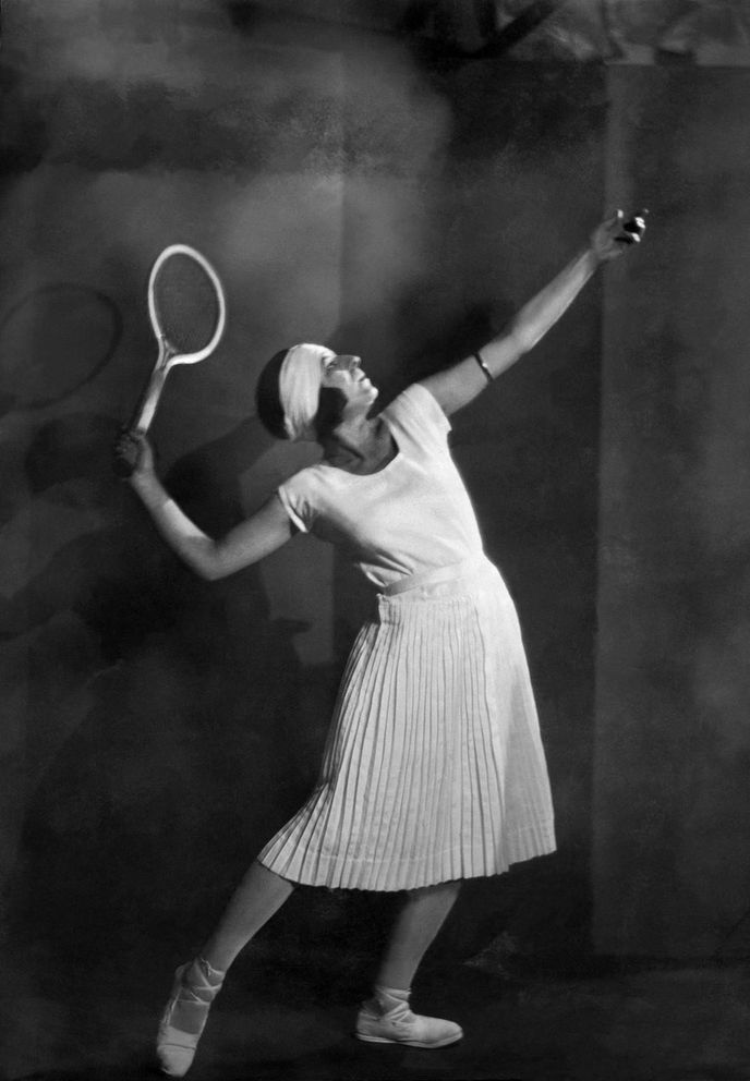 Suzanne Lenglen, francouzská tenistka a držitelka 21 grandslamů, se značně zasloužila o proměny ženské tenisové módy v první polovině 20. století. / Zdroj: Profimedia.cz