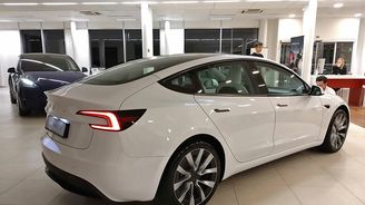 Tesla Model 3 Tesla Model 3