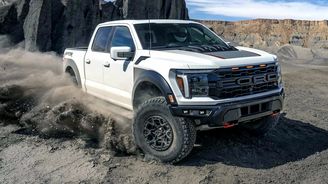 Ford navýší výrobu ikonického F-150 na benzin. Odnese to však nechtěná elektrická verze Ford navýší výrobu ikonického F-150 na benzin. Odnese to však nechtěná elektrická verze