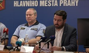 Policie o zásahu na FF: Dva dopisy na rozloučenou, 480 stop na fakultě a vyloučení motivu!