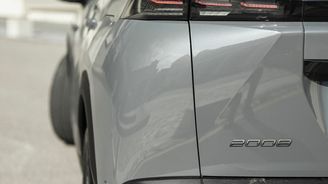 Peugeot 2008 GT 1.2 PureTech 130 Peugeot 2008 GT 1.2 PureTech 130