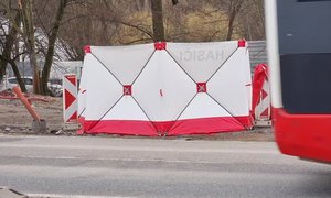 Cizinec v Brně nepřežil střet s náklaďákem. Policie hledá svědky
