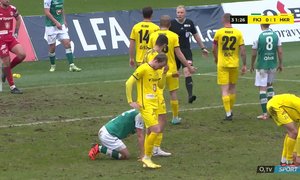 Jablonec - Hradec Králové: Spáčil fauloval Hollého, po intervenci VAR penalta