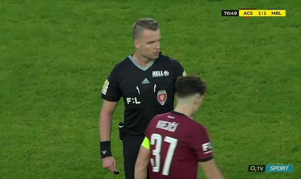 Sparta - Mladá Boleslav: Suchý objal Krejčího, na penaltu málo