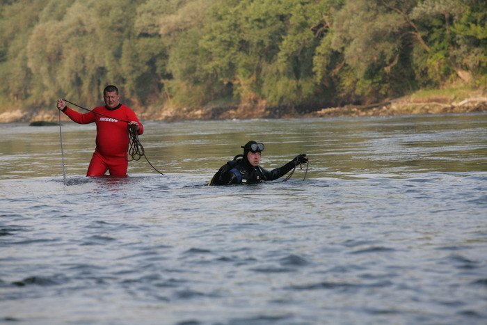 Záchranáři pátrali po malé Simonce v řece Váhu
