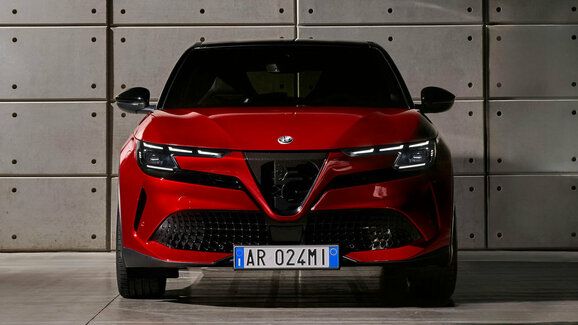 Italové se zlobí: Nová Alfa Romeo Milano se nesmí vyrábět v Polsku!