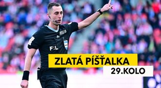 Bořil v ofsajdu? Nejspíš ano, ale nejsou záběry. Co červená pro Petráka?