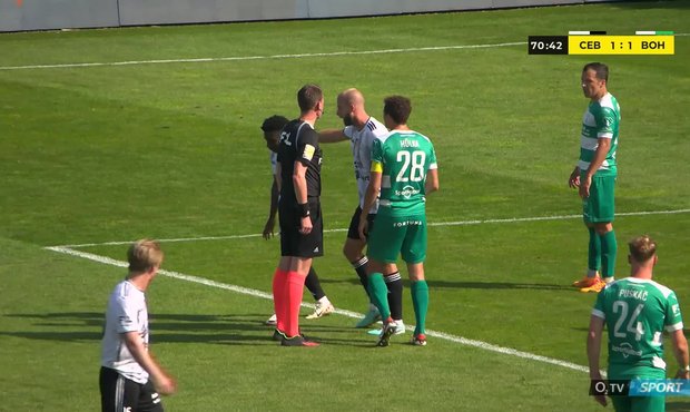 České Budějovice - Bohemians: Tranziska sražen ve vápně, penalta se nepískala