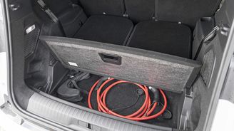 Peugeot e-5008 GT (73 kWh) Peugeot e-5008 GT (73 kWh)