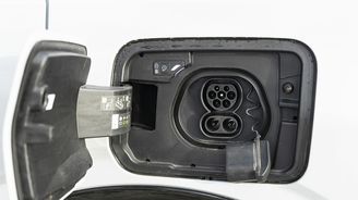 Peugeot e-5008 GT (73 kWh) Peugeot e-5008 GT (73 kWh)