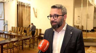 Na Letnou nesmí, ven mohou. Ředitel Sparty o vyloučených fans i bílých kuklách z Olomouce Na Letnou nesmí, ven mohou. Ředitel Sparty o vyloučených fans i bílých kuklách z Olomouce