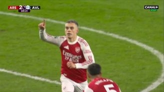 SESTŘIH: Arsenal - Aston Villa 4:1. Pět branek ve šlágru kola, Gunners jsou stále první SESTŘIH: Arsenal - Aston Villa 4:1. Pět branek ve šlágru kola, Gunners jsou stále první