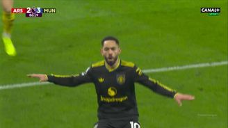 SESTŘIH: Arsenal - Manchester United 2:3. Rudí ďáblové ve šlágru kola porazili ligového lídra z Londýna SESTŘIH: Arsenal - Manchester United 2:3. Rudí ďáblové ve šlágru kola porazili ligového lídra z Londýna