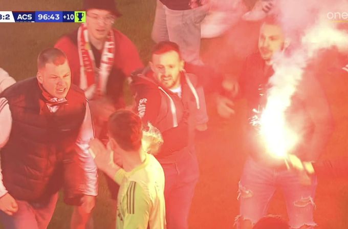 ONLINE po skandálním derby: První doživotní zákaz vstupu na stadion! Repre bude řešit Chorého ONLINE po skandálním derby: První doživotní zákaz vstupu na stadion! Repre bude řešit Chorého