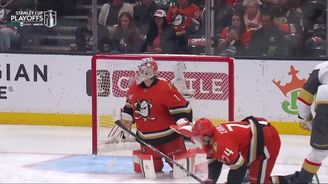 Dostál končí v play off. Jeho zákroky proti Vegas nestačily, přijede na MS? Dostál končí v play off. Jeho zákroky proti Vegas nestačily, přijede na MS?