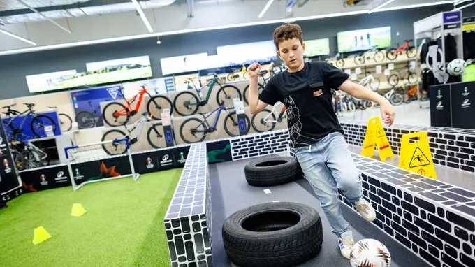 Decathlon oblékne sparťanský dres. Na Zličín dorazí Lavička i další tváře Sparty Decathlon oblékne sparťanský dres. Na Zličín dorazí Lavička i další tváře Sparty