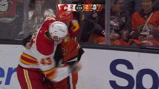 Klapkova bitka v NHL! Popral se s Malottem z Anaheimu Klapkova bitka v NHL! Popral se s Malottem z Anaheimu