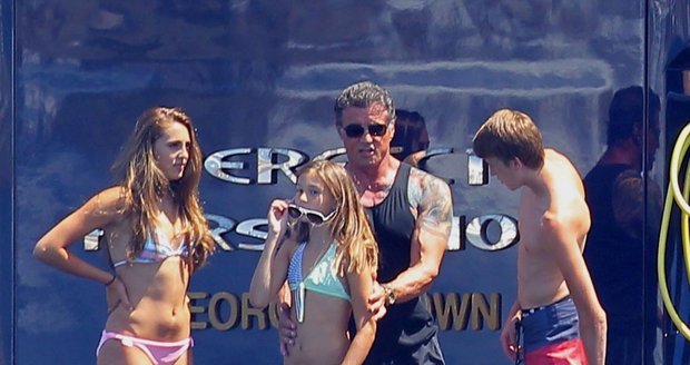 Sylvestre Stallone si vyjel se svoji rodinou do St. Tropez