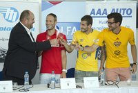 AAA Auto podporuje český a slovenský fotbal. Auta za 70 milionů mění každý půl rok