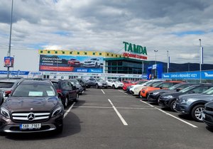 AAA AUTO slavnostně otevřelo nové autocentrum v Ústí nad Labem