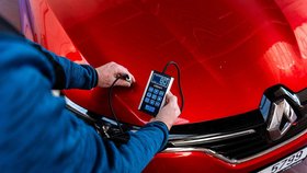 Pouze 64 % kupujících kontroluje ojeté auto před koupí.