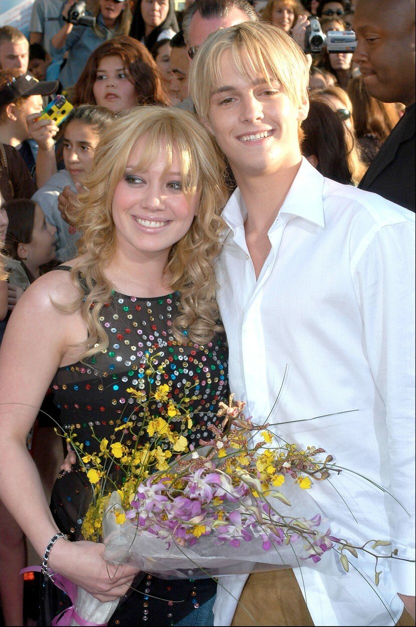 Hilary Duff a Aaron Carter (†34) spolu chodili v době dospívání.