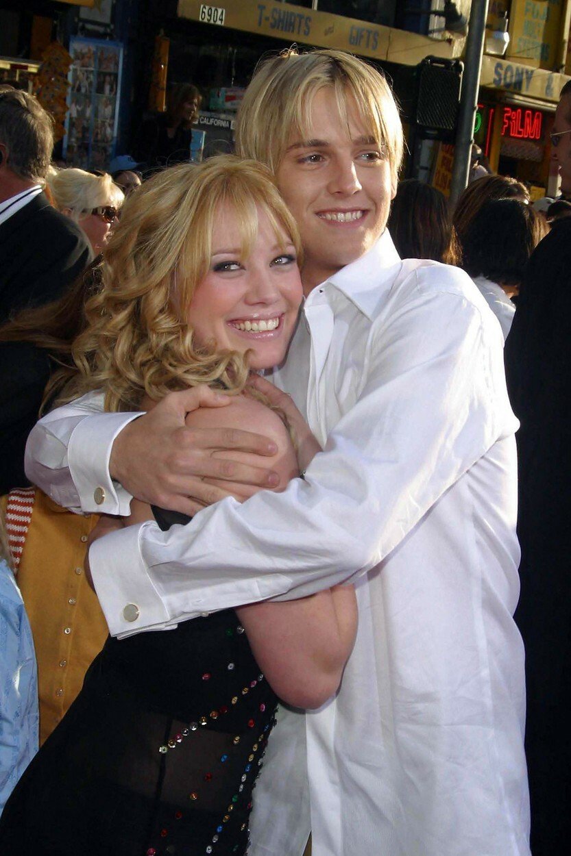 Hilary Duffová a Aaron Carter (†34) spolu chodili v době dospívání.
