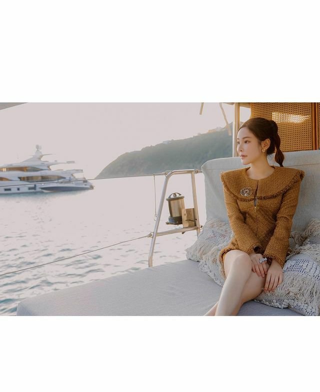 Abby Choi na svém instagramu svým 100 000 fanoušků sdílela momentky ze svého života obklopeného luxusními značkami