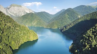 Pohádkové jezero Rica aneb Výprava za modrou perlou Abcházie