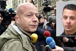 Spoluorganizátor pařížských útoků Salah Abdeslam (vpravo) a jeho právník Sven Mary