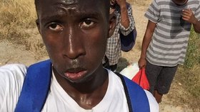 Abdou Diouf už druhý den na cestě pěšky.